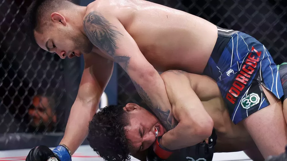 Rodriguez logra DU y le quita el invicto a Rosas Jr en Miami