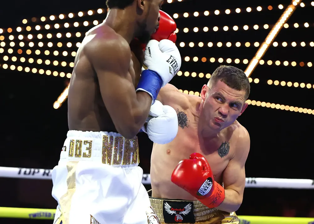 Denys Berinchyk vs Keyshawn Davis_action2