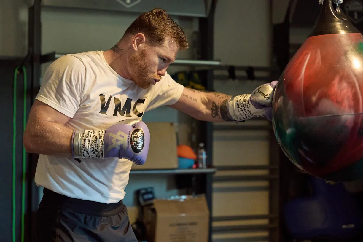 0027_Canelo Alvarez media workout