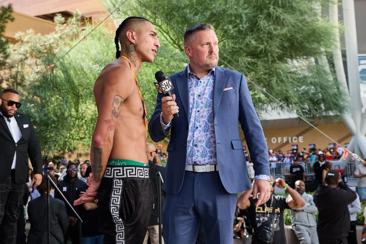 0031_Canelo vs Charlo Weigh-ins