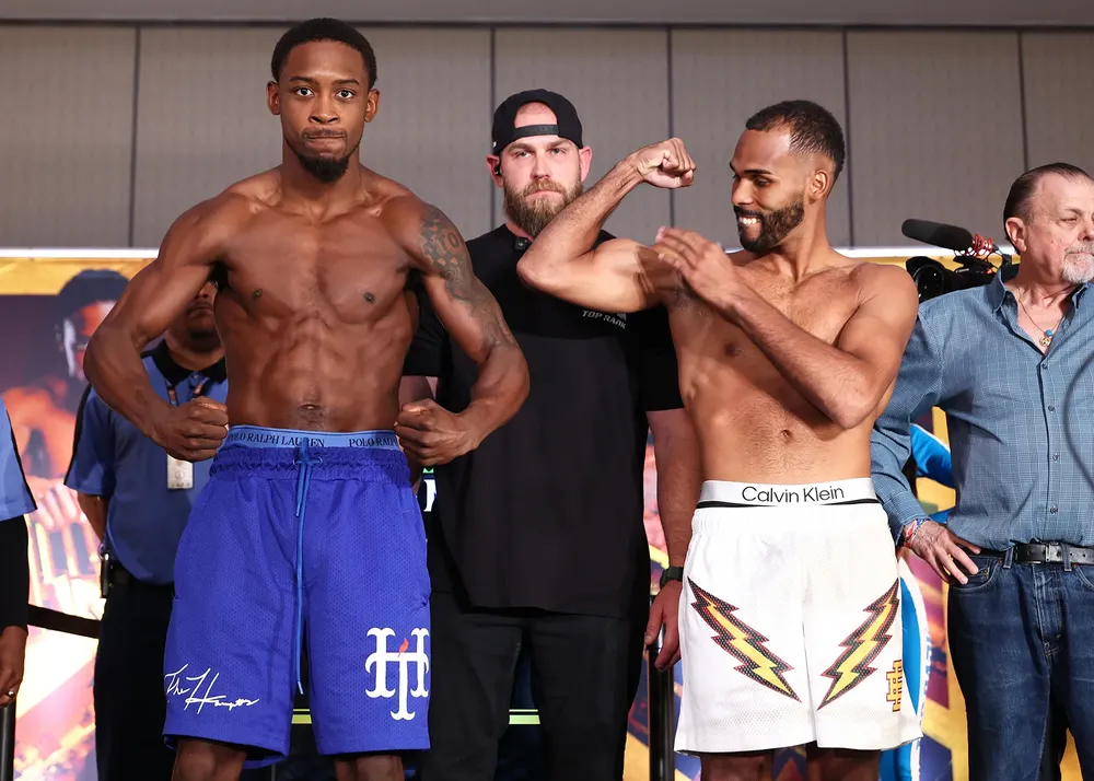 Keyshawn Davis vs Edwin De Los Santos_pose2