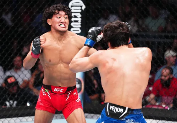 Raúl Rosas Jr. somete en vibrante pelea a Ricky Turcios en Louisville1