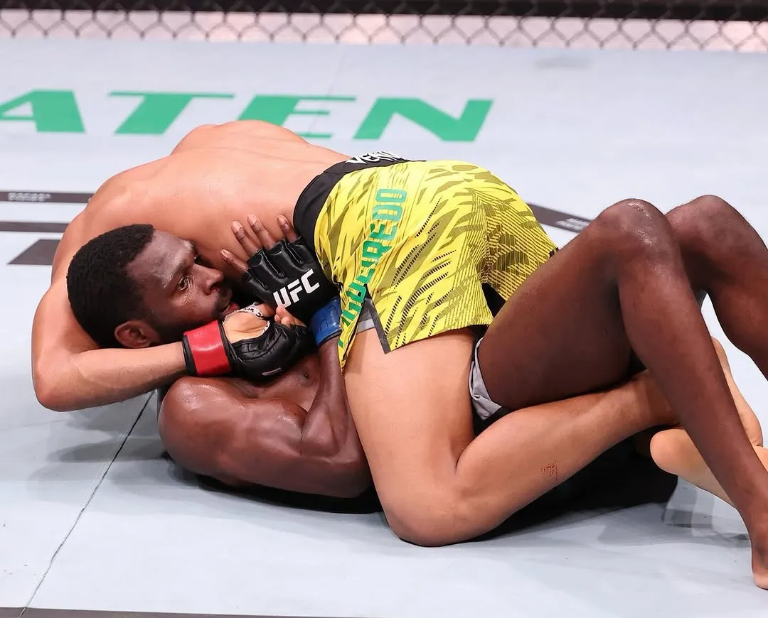 Deiveson Figueiredo vence por puntos a Montel Jackson en UFC Fight Night 261
