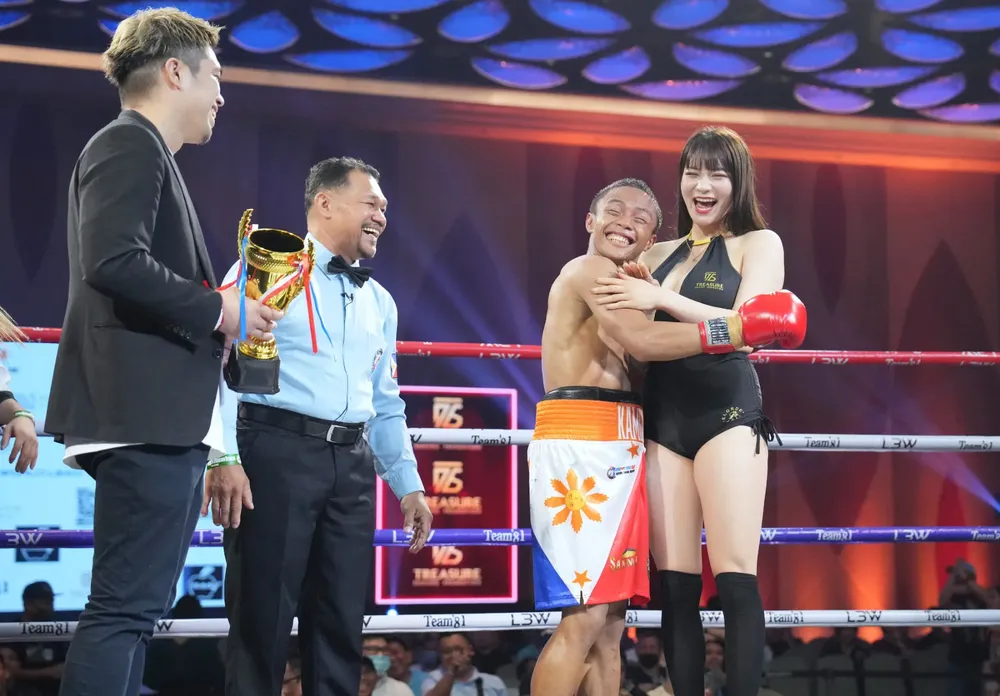 Vince Paras UD8R Ayumu Hanada (9)