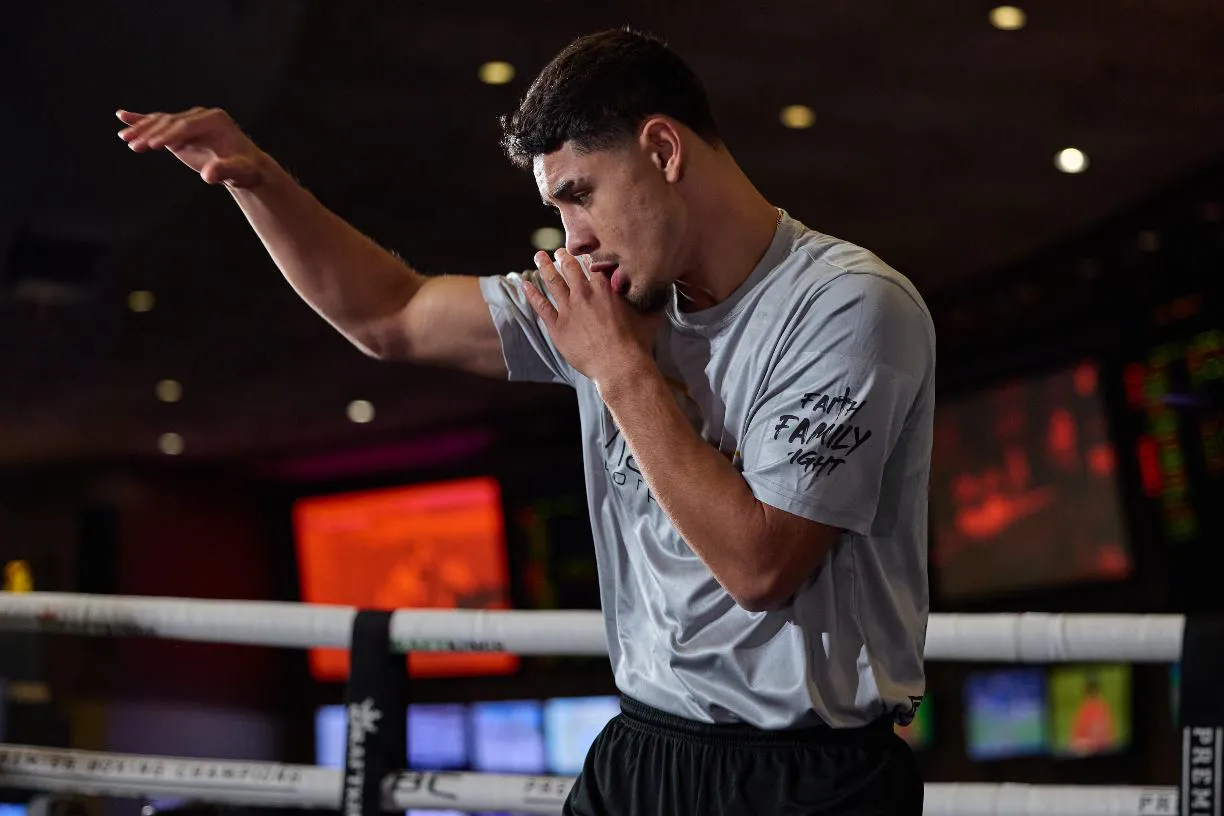 ElijahGarciaEntrenoEstherLin (1)