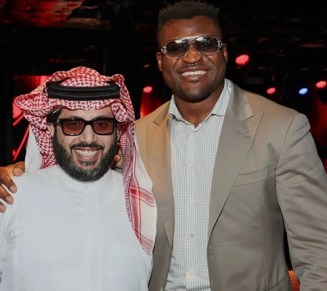 Francis Ngannou revela que Turki Alalshikh le prometió algo grande