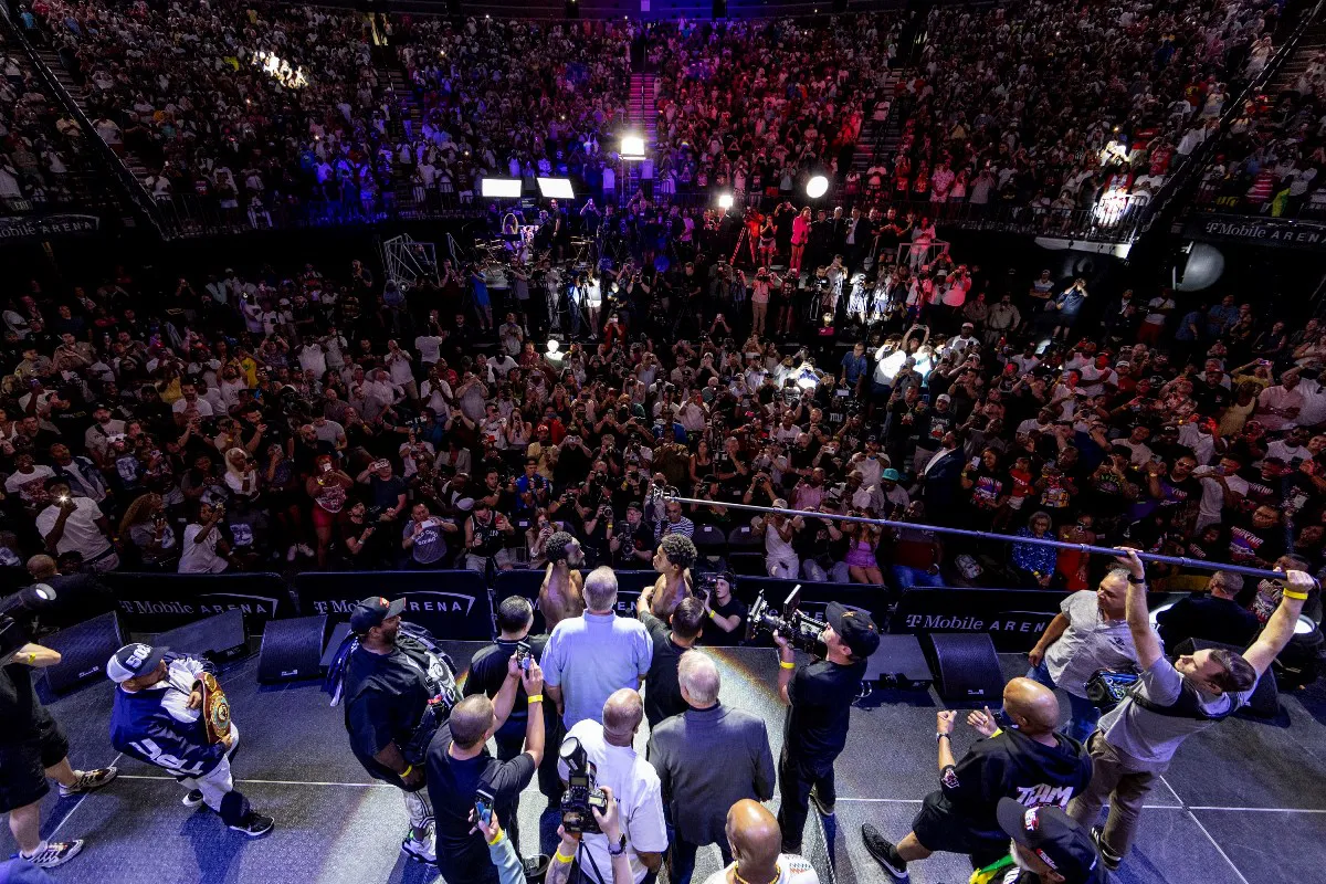 055_Spence_Crawford_Weigh-ins