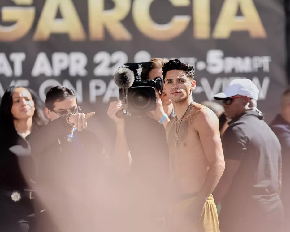0003_Davis vs Garcia Weigh-ins