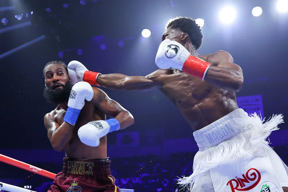 Abdullah_vs_Bell_Action_8