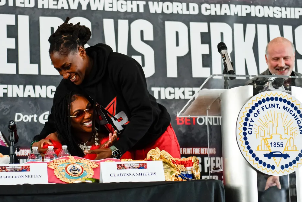 Claressa Shields y Danielle Perkins