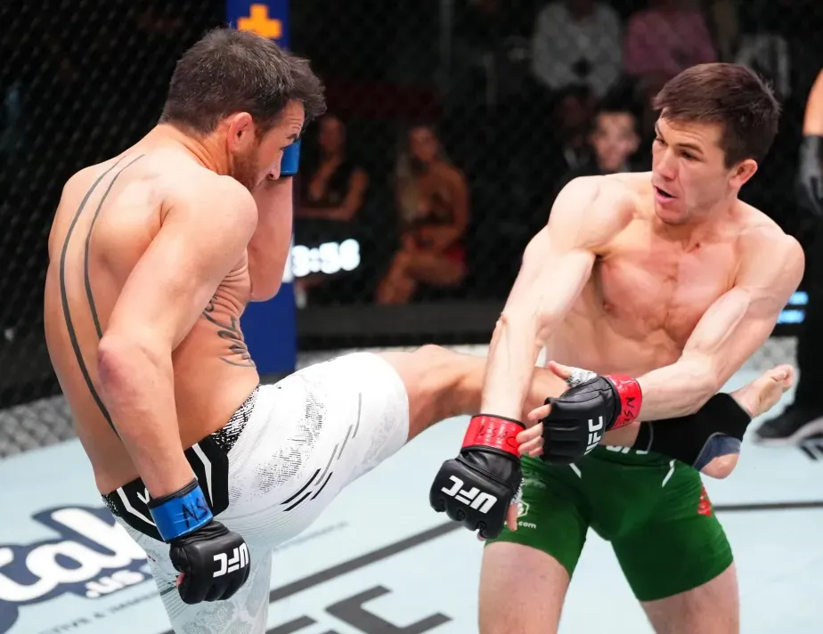 Damon Jackson vence por dividida a Alexander Hernandez en Las Vegas