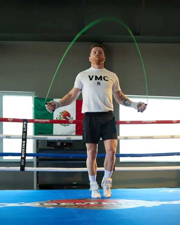 0010_Canelo Alvarez media workout
