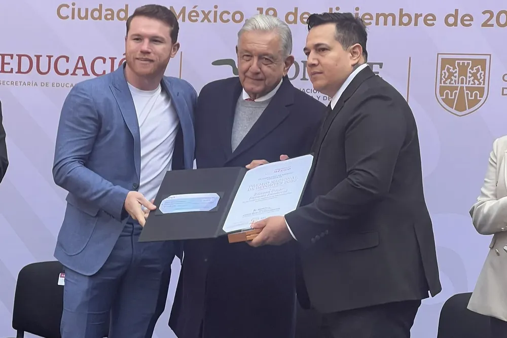 Canelo Álvarez AMLO y Eddy Reynoso