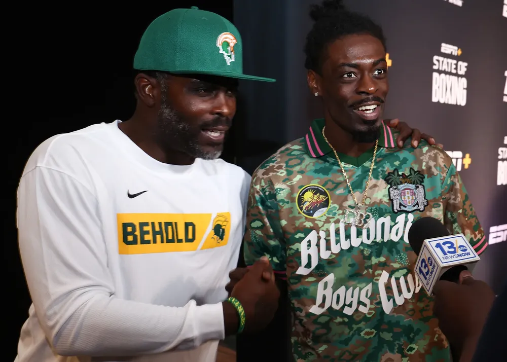 Michael Vick_Kelvin Davis