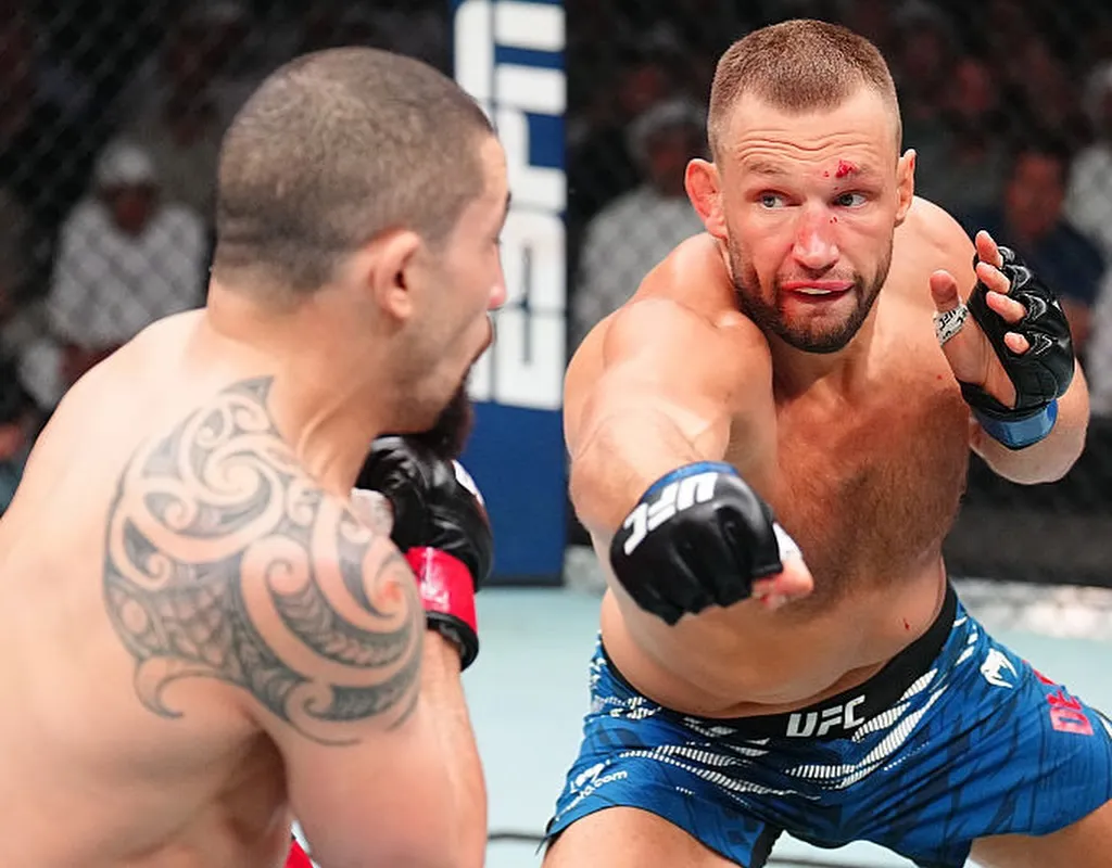 Reinier de Ridder vence por decisión dividida a Robert Whittaker en UFC on ABC 9