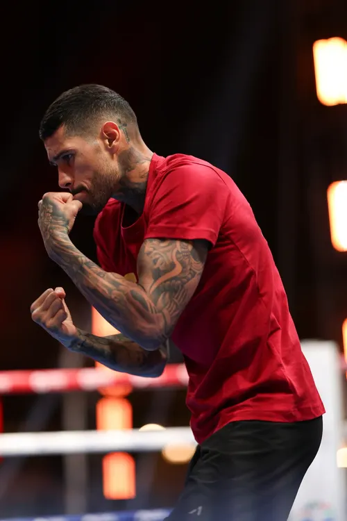 ArnoldBarbozaJrGBP-3