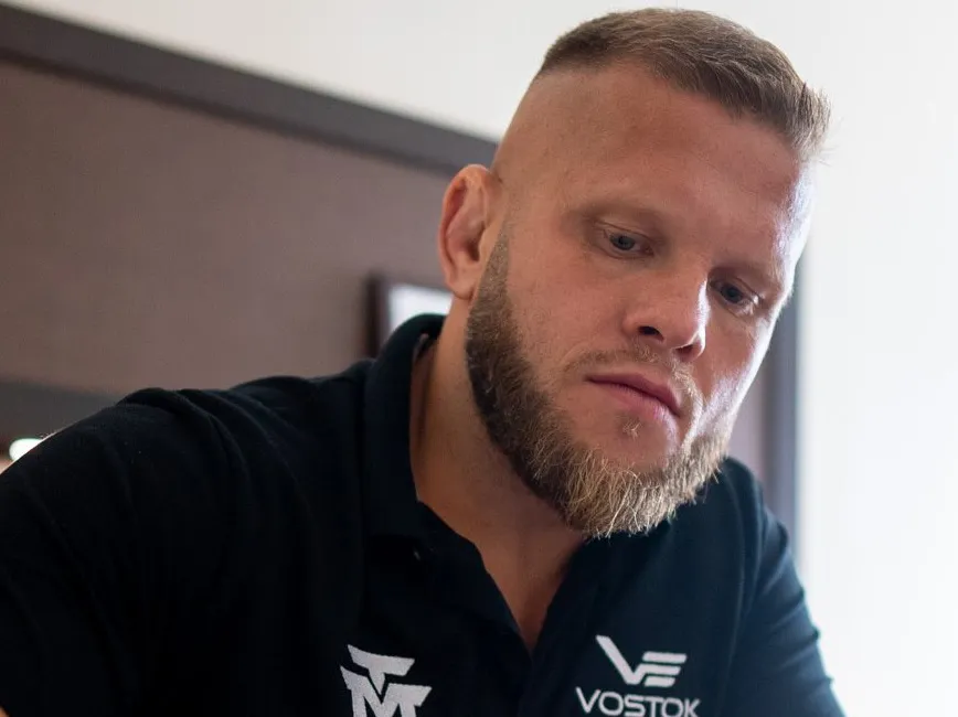 Marcin Tybura Aspinall es el rival más duro de mi carrera