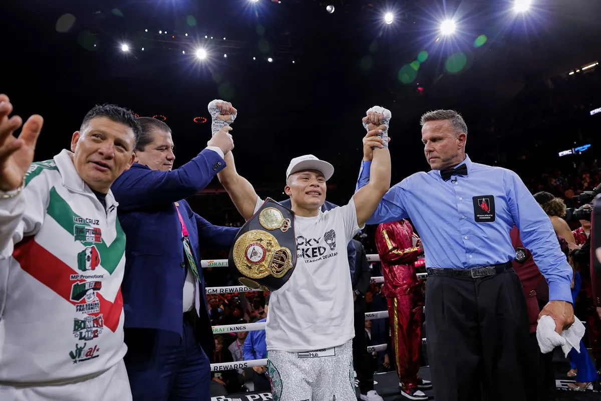 Isaac Cruz vs Rolando Romero-03_30_2024_Fight (10)