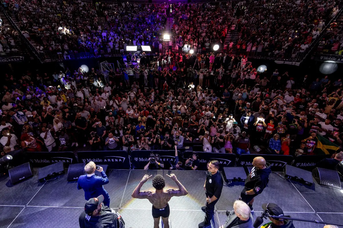 052_Spence_Crawford_Weigh-ins