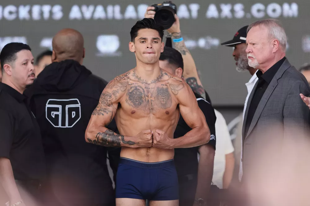 0005_Davis vs Garcia Weigh-ins