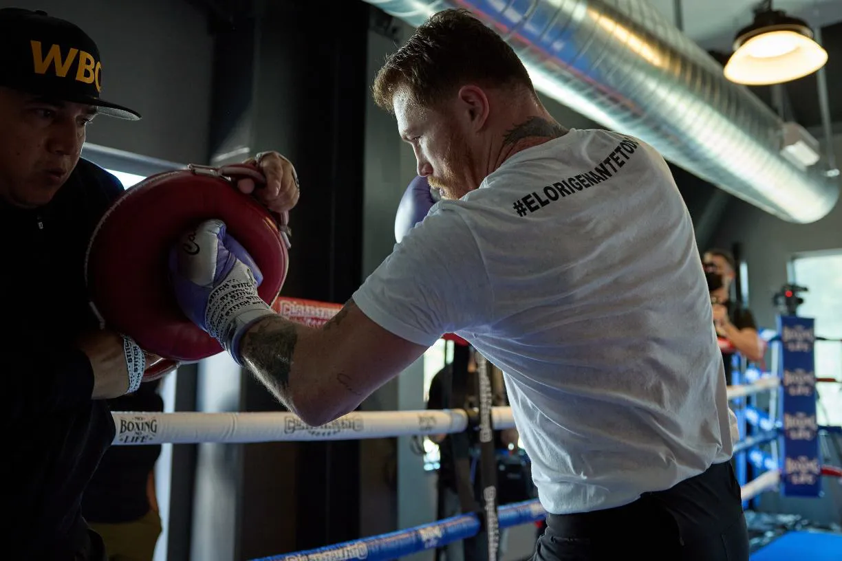 0022_Canelo Alvarez media workout