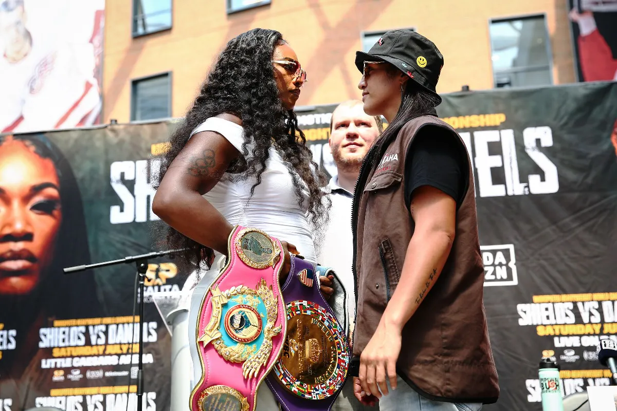 LR_SHIELDS VS DANIELS-PRESSER-TRAPPFOTOS-07232025-0679