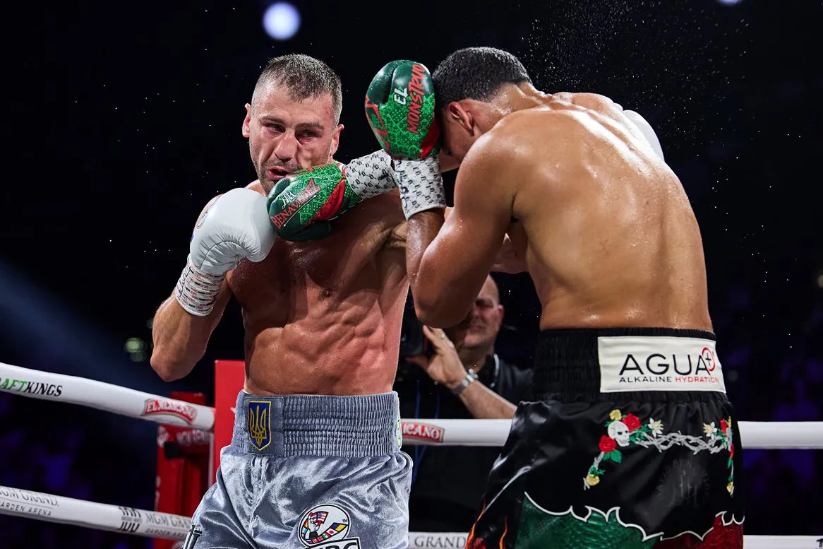Benavidez vs Gvozdyk_06_15_2024_Fight (8)