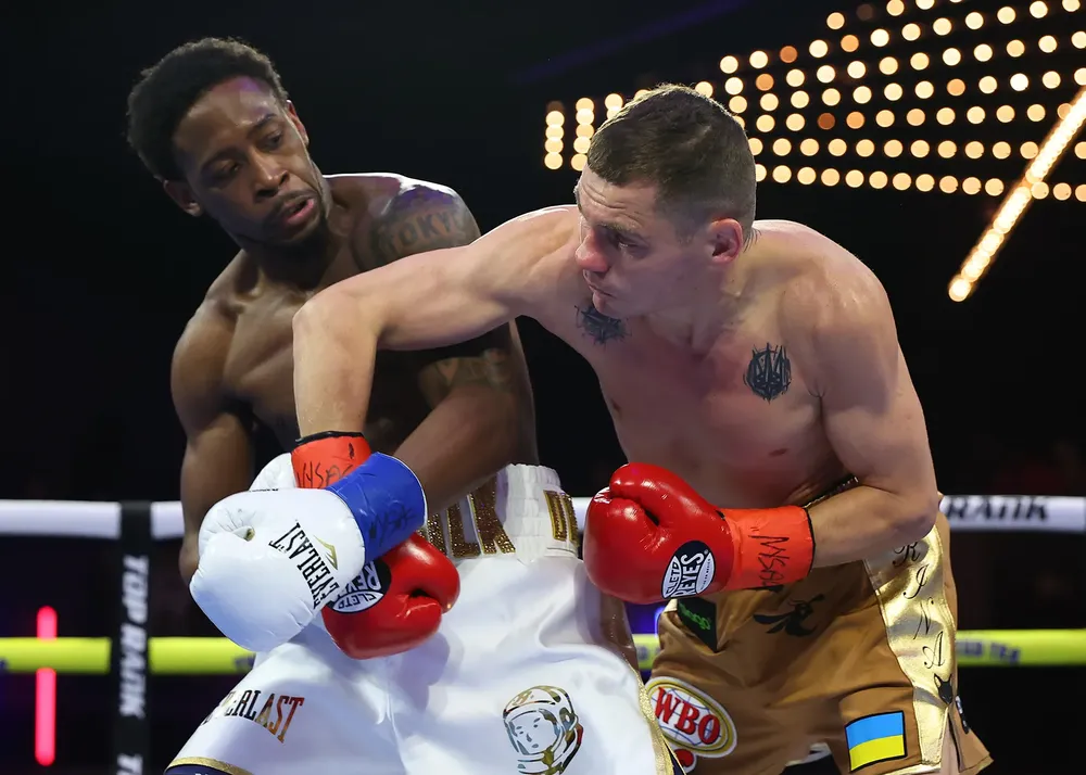 Denys Berinchyk vs Keyshawn Davis_action1