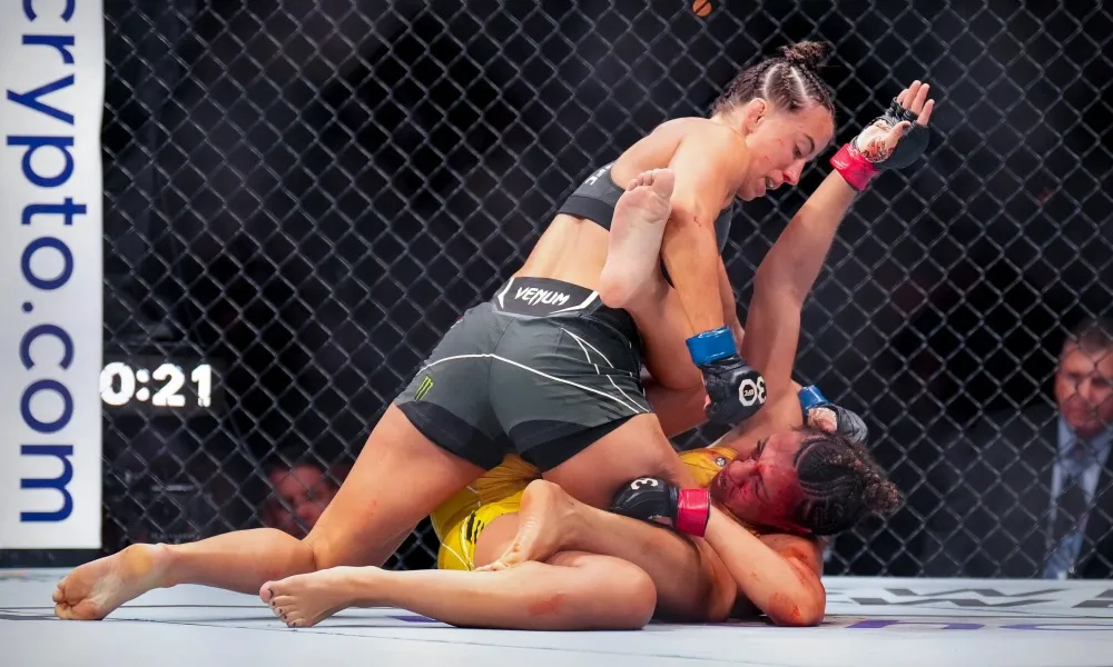 Maycee Barber noqueó a Amanda Ribas en Florida1