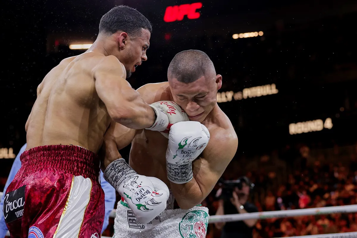 Isaac Cruz vs Rolando Romero-03_30_2024_Fight (4)