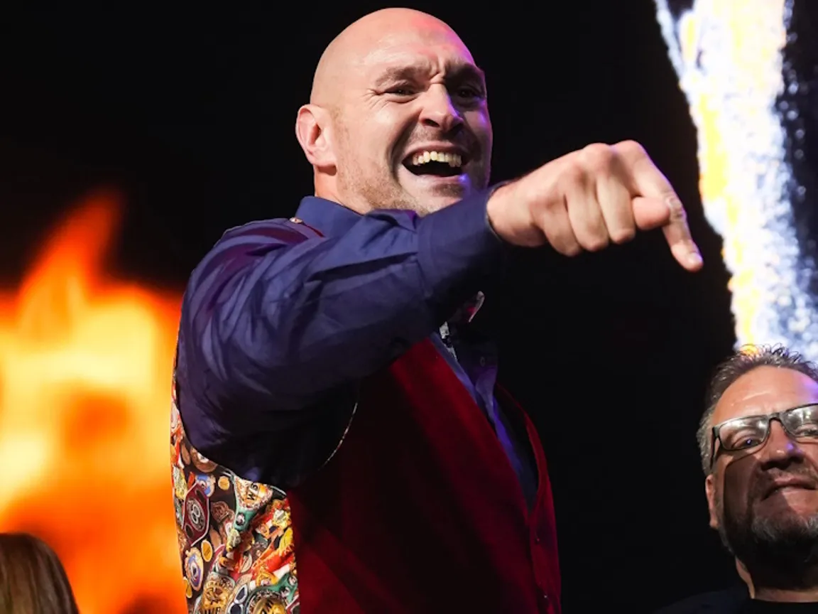 FuryUsykAnuncioOficialTR-12