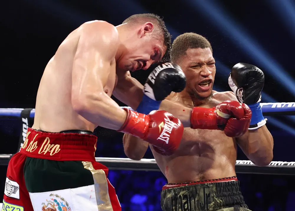 Giovani Santillan vs Brian Norman Jr_action9