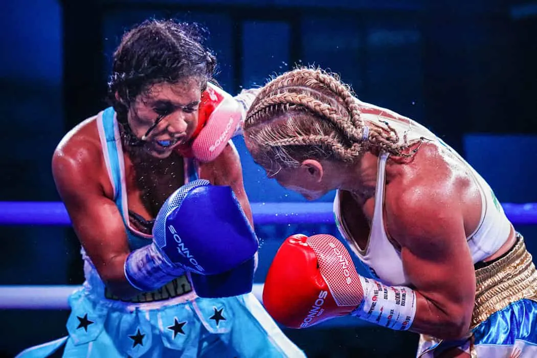 YésicaBopp-RoxanaColmenarez-PeleaRioBdP1