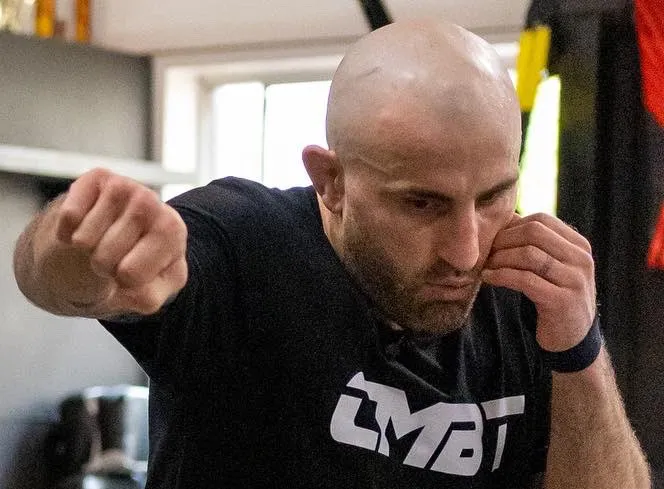 Volkanovski sobre Topuria Todo el mundo lo está exagerando - UFC