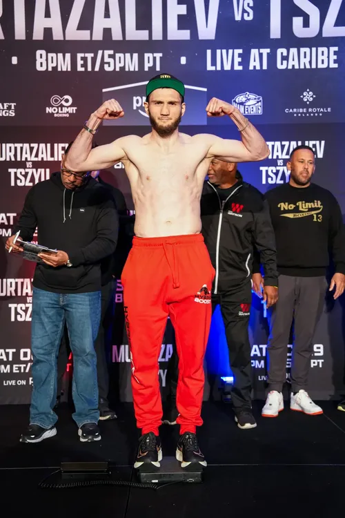 Murtazaliev vs Tszyu Weigh-in - 10.17.24_10_19_2024_Weigh-in (5)