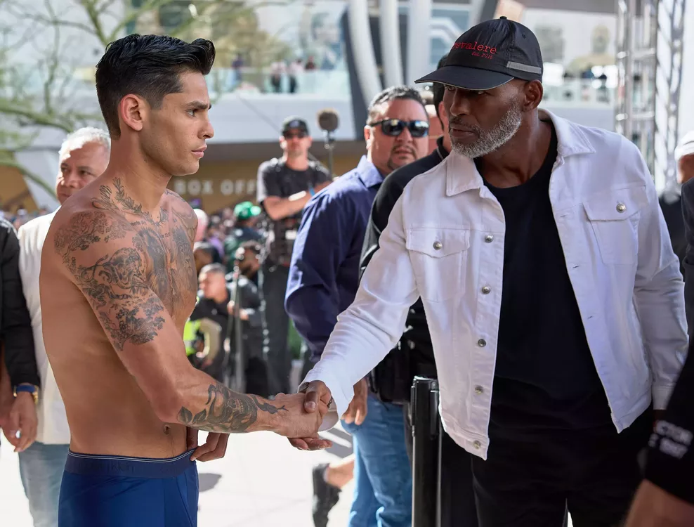 0004_Davis vs Garcia Weigh-ins