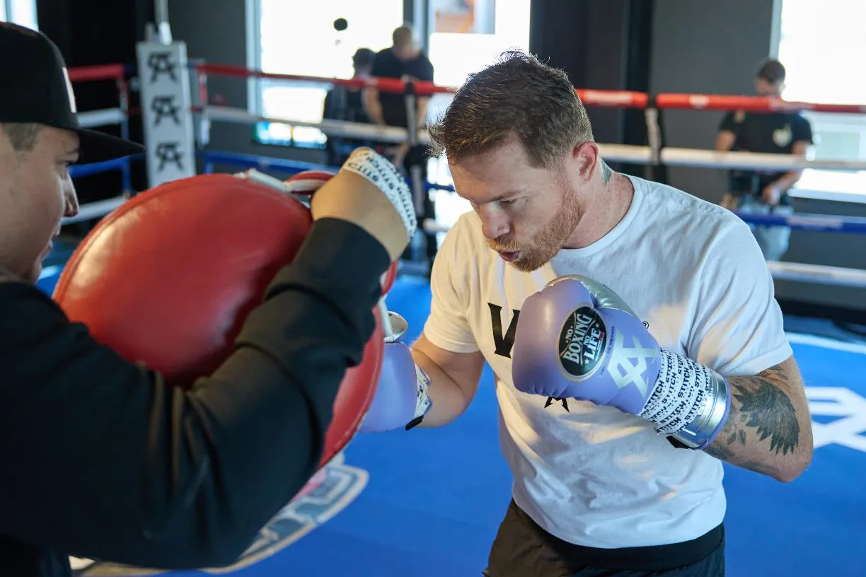 0016_Canelo Alvarez media workout
