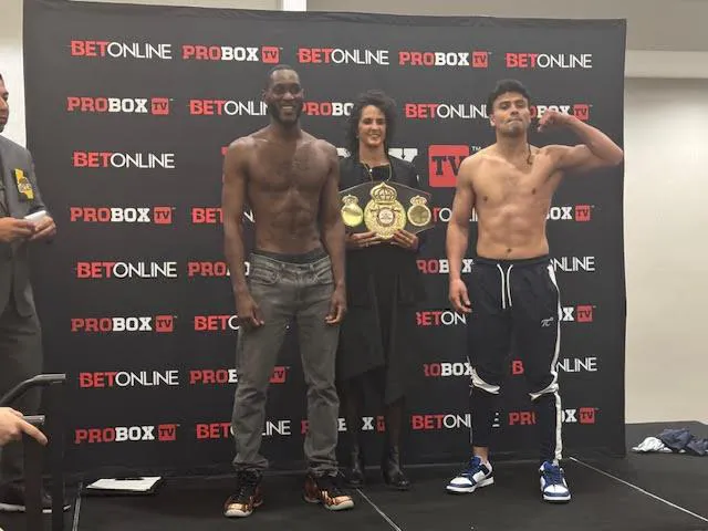 Lester Martínez vs Joeshon James