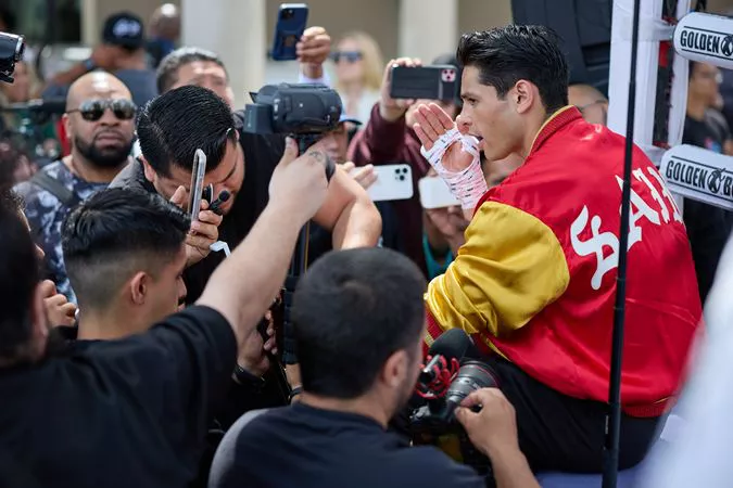 0103_Ryan Garcia media workout