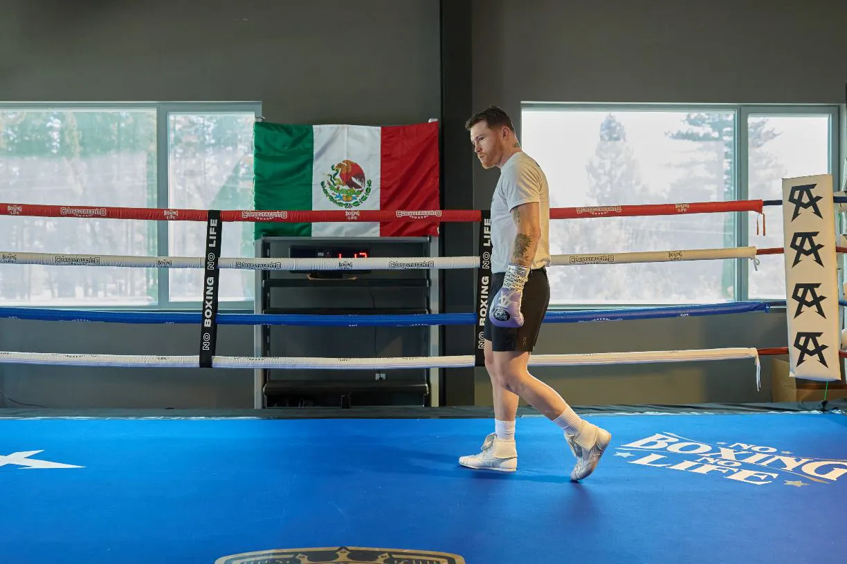 0015_Canelo Alvarez media workout