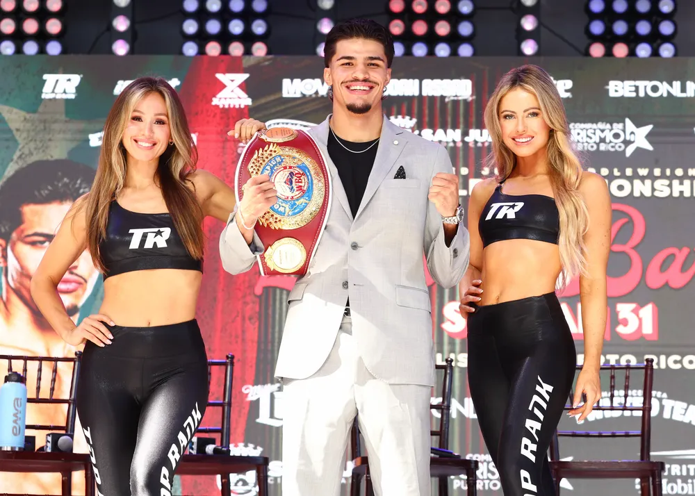 Xayas_Baraou_Press_Conference Pose KnockOuts