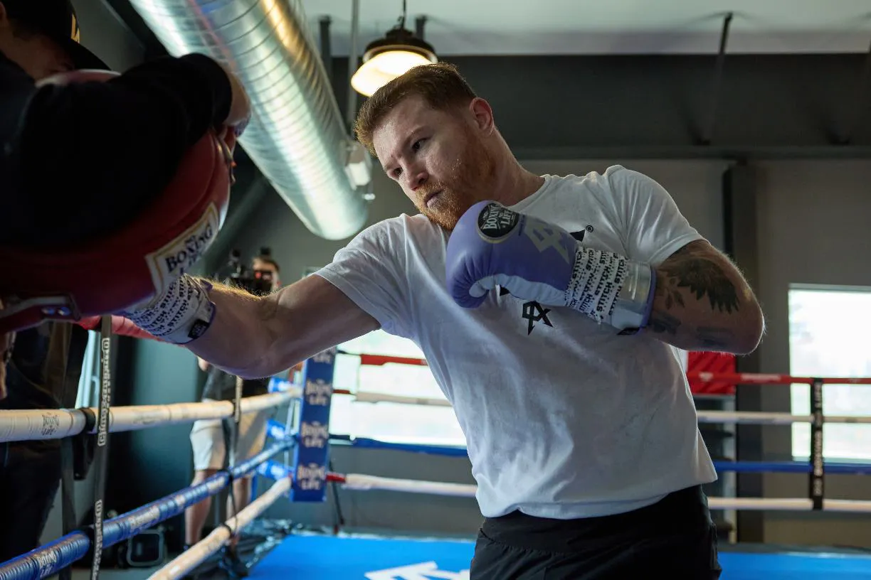0023_Canelo Alvarez media workout