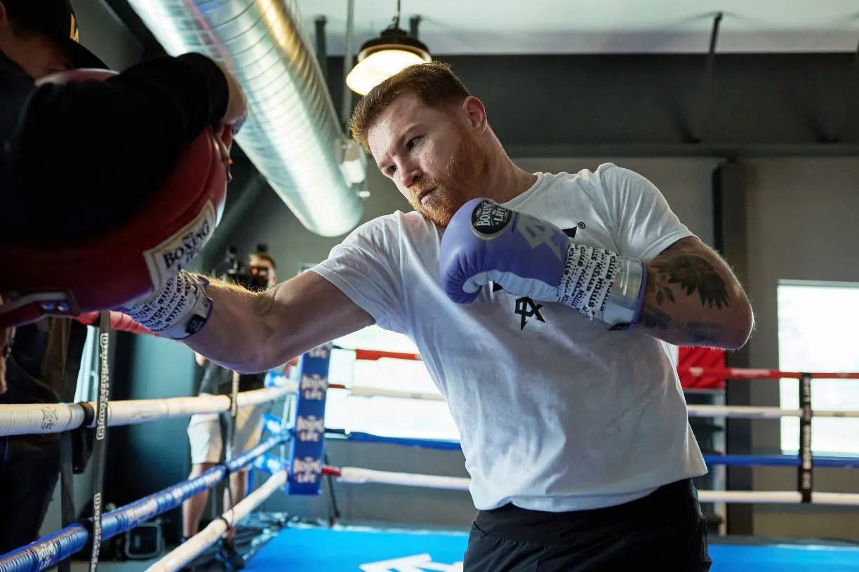 0023_Canelo Alvarez media workout