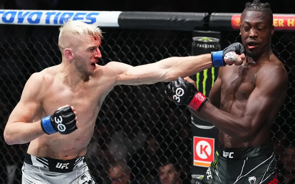 Hooker vence por puntos a Turner en vibrante pelea en Las Vegas