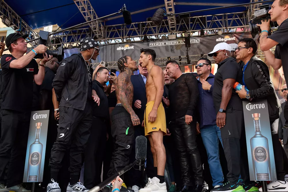 0023_Davis vs Garcia Weigh-ins