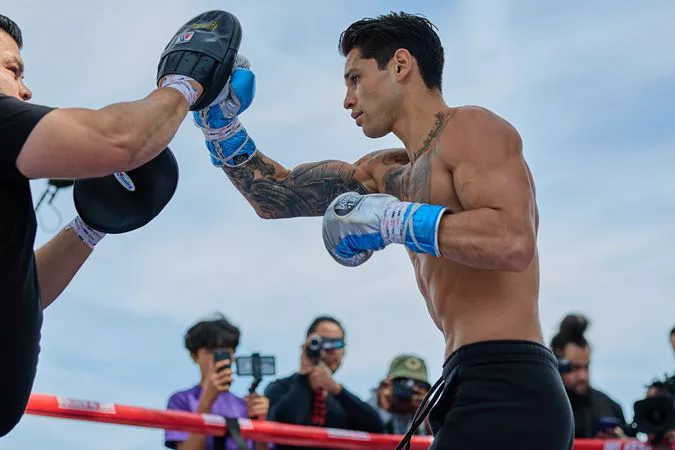 0122_Ryan Garcia media workout