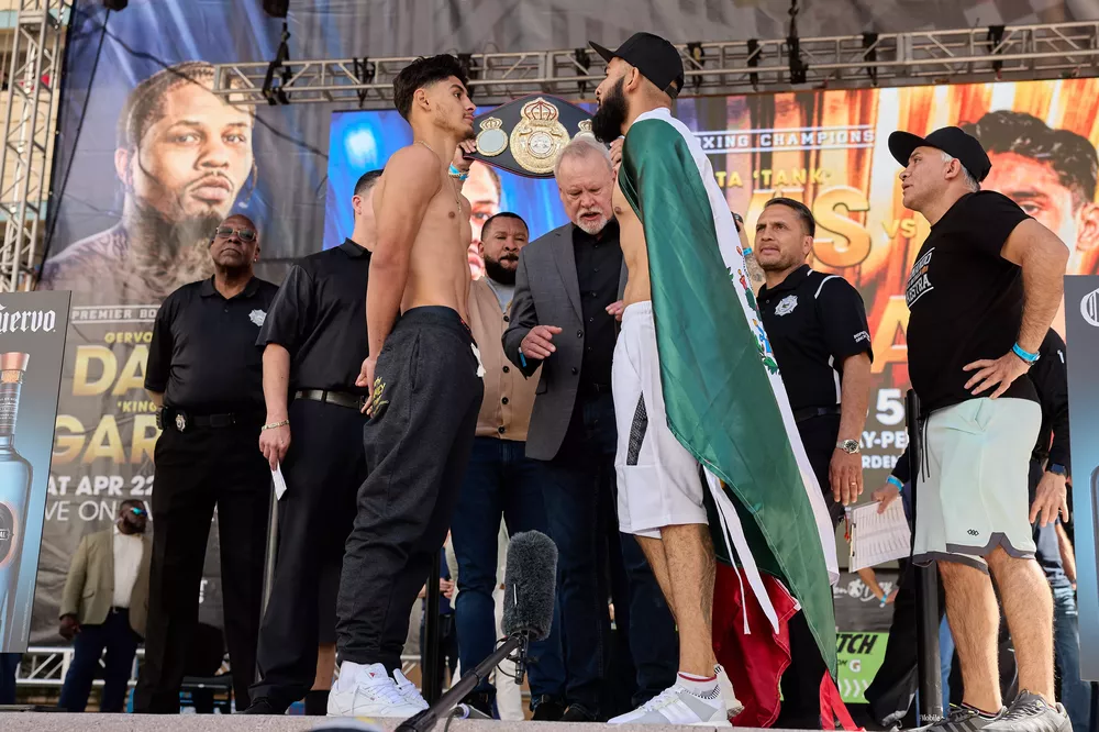 0060_Davis vs Garcia Weigh-ins