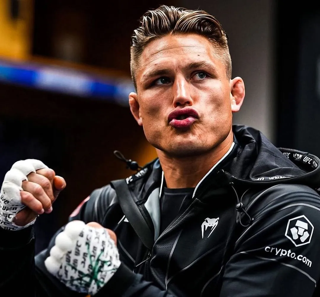 Dober Moicano es un monstruo, va a ser violento y divertido