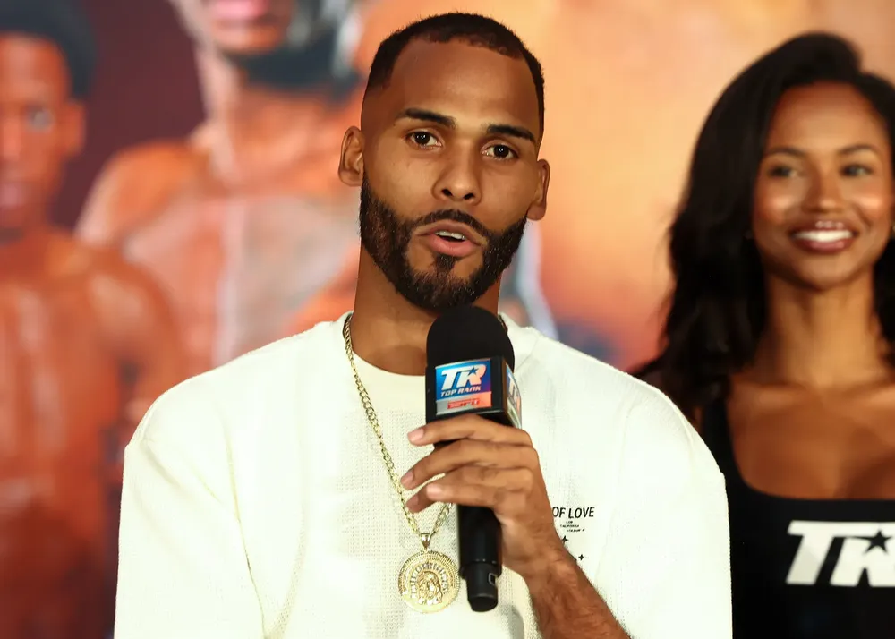 Edwin De Los Santos_mic