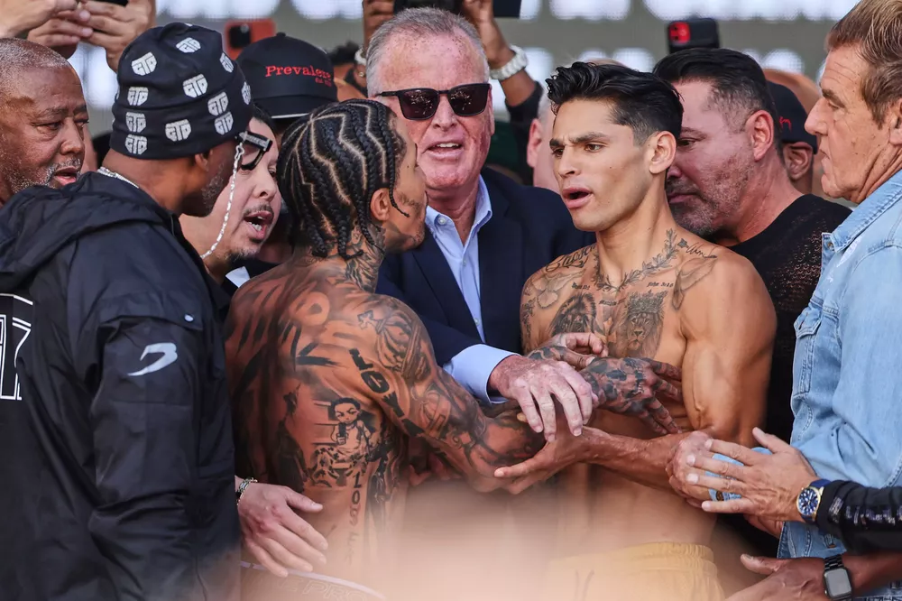 0033_Davis vs Garcia Weigh-ins